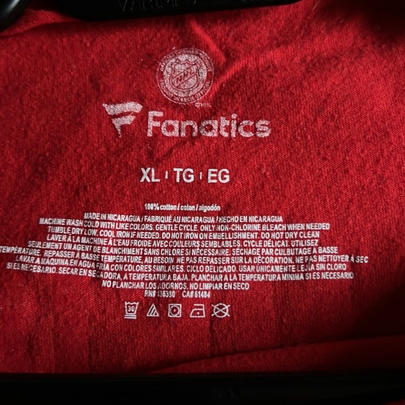 Montreal Canadiens Fanatics T-Shirt with Cole Caulfield on the Back - Picture 3 of 3